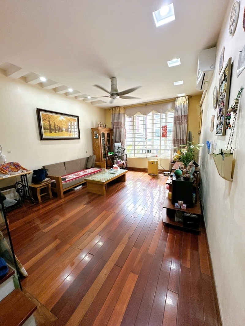 Bán nhà Bồ Đề,Long Biên 5 tầng,50m,mt4m oto vào nhà nhỉnh 12 tỷ - Ảnh 1